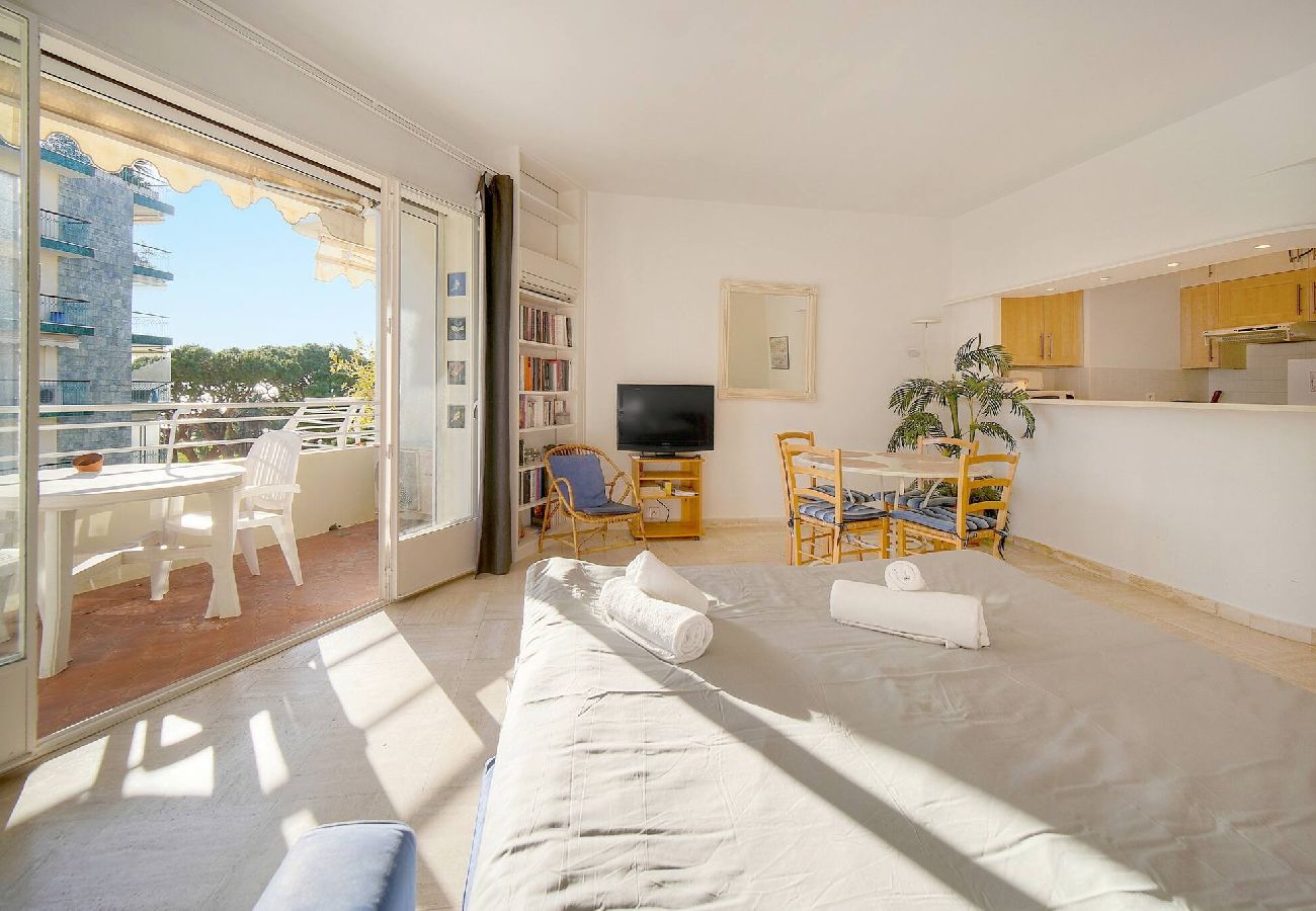 Studio à Cannes - FRGK Marly Croisette face mer