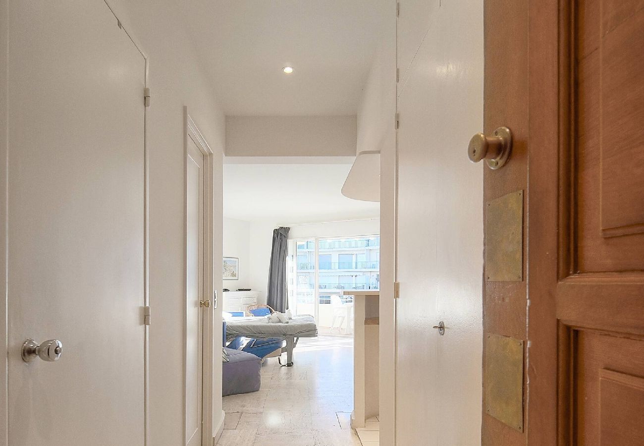 Studio à Cannes - FRGK Marly Croisette face mer