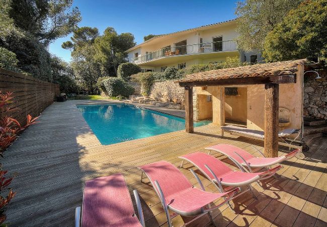 Maison à Vallauris - FRGK Villa Le Petit Bois Panoramic View, Lush Ga