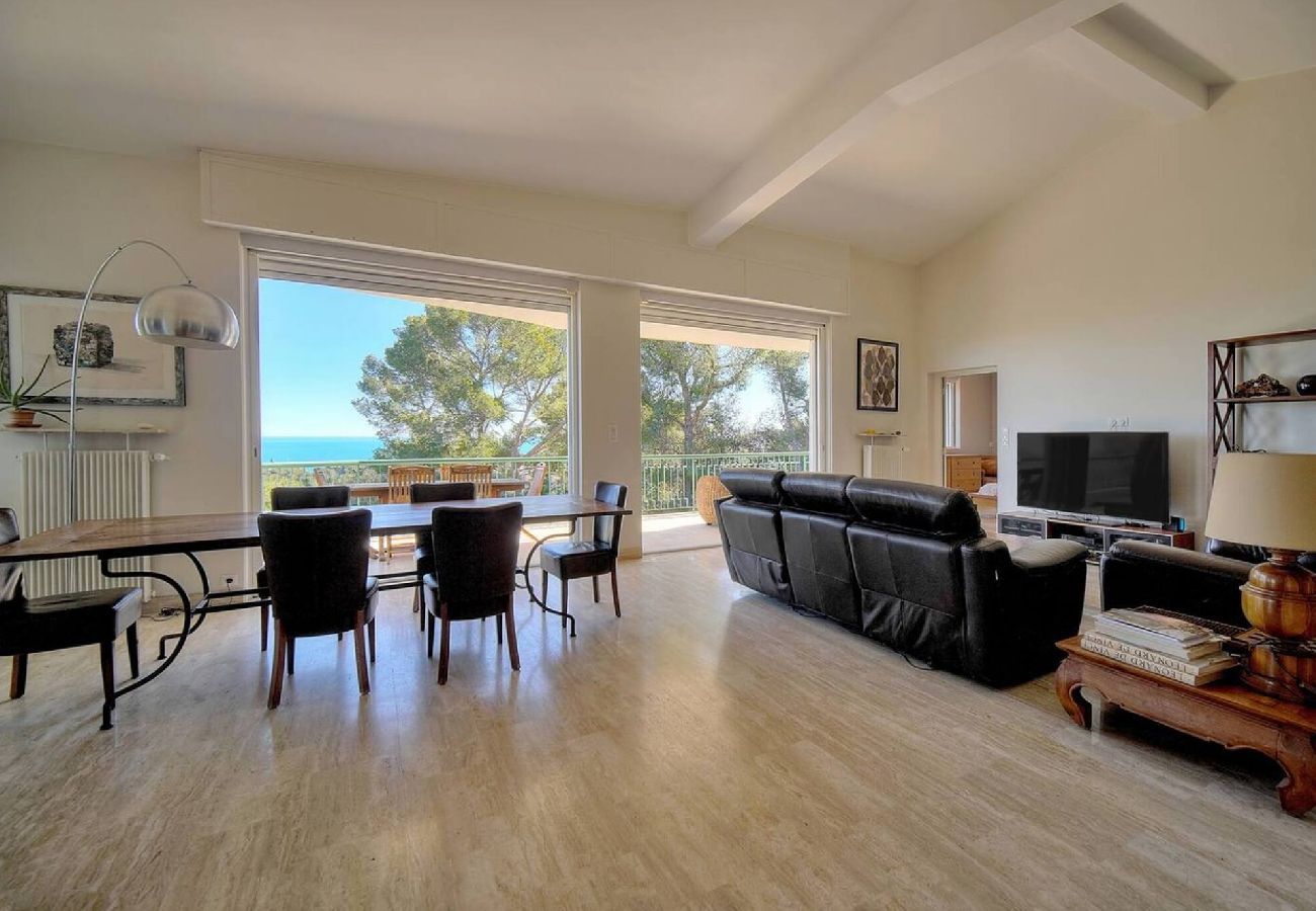 Maison à Vallauris - FRGK Villa Le Petit Bois Panoramic View, Lush Ga