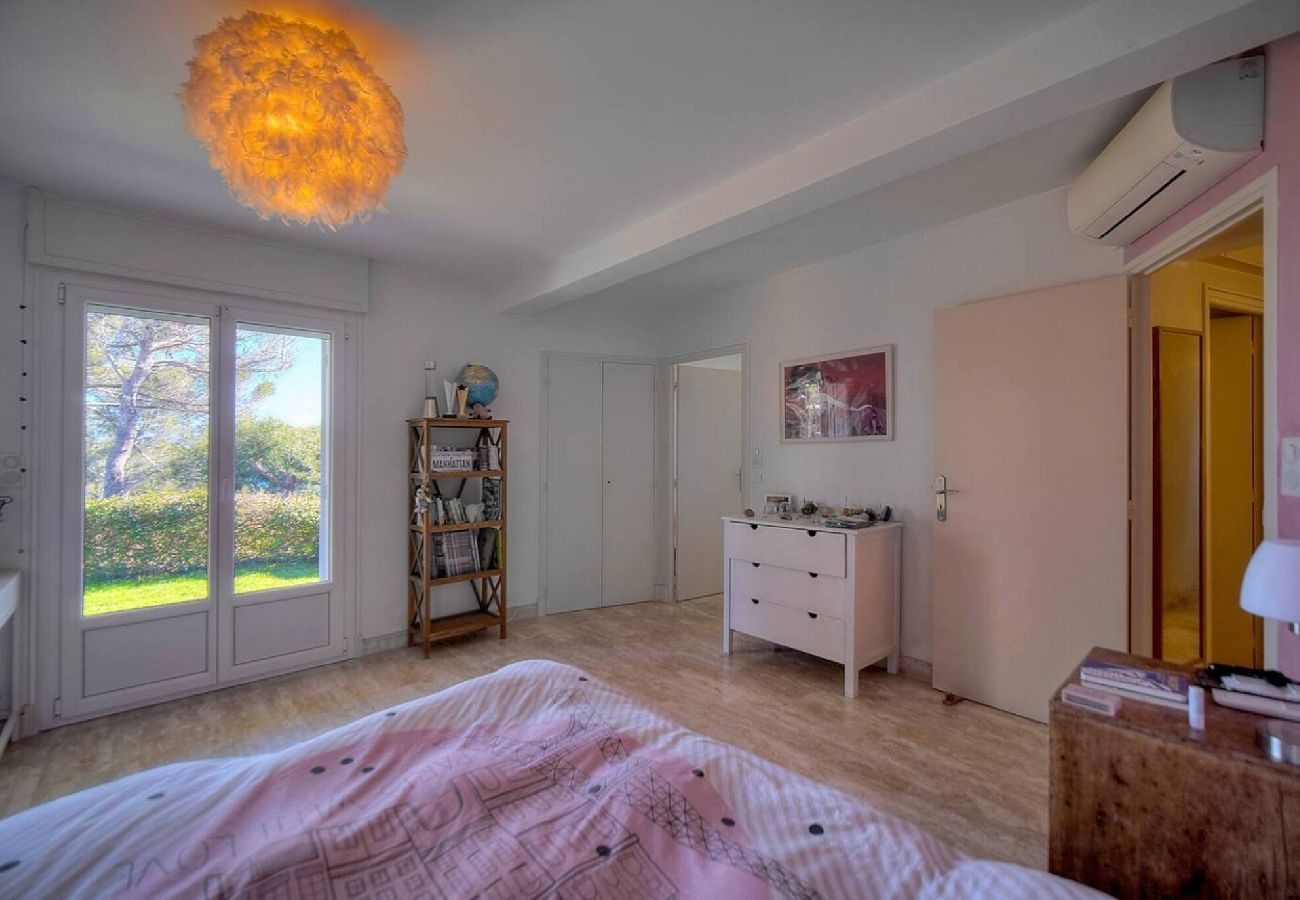 Maison à Vallauris - FRGK Villa Le Petit Bois Panoramic View, Lush Ga