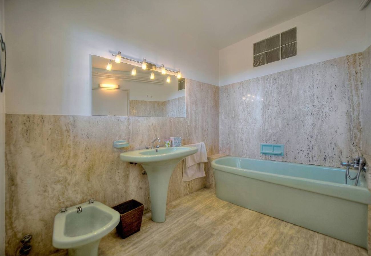 Maison à Vallauris - FRGK Villa Le Petit Bois Panoramic View, Lush Ga