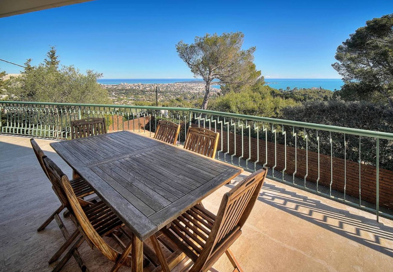 Maison à Vallauris - FRGK Villa Le Petit Bois Panoramic View, Lush Ga