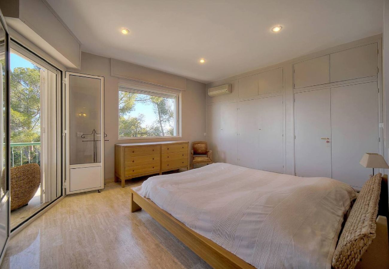 Maison à Vallauris - FRGK Villa Le Petit Bois Panoramic View, Lush Ga