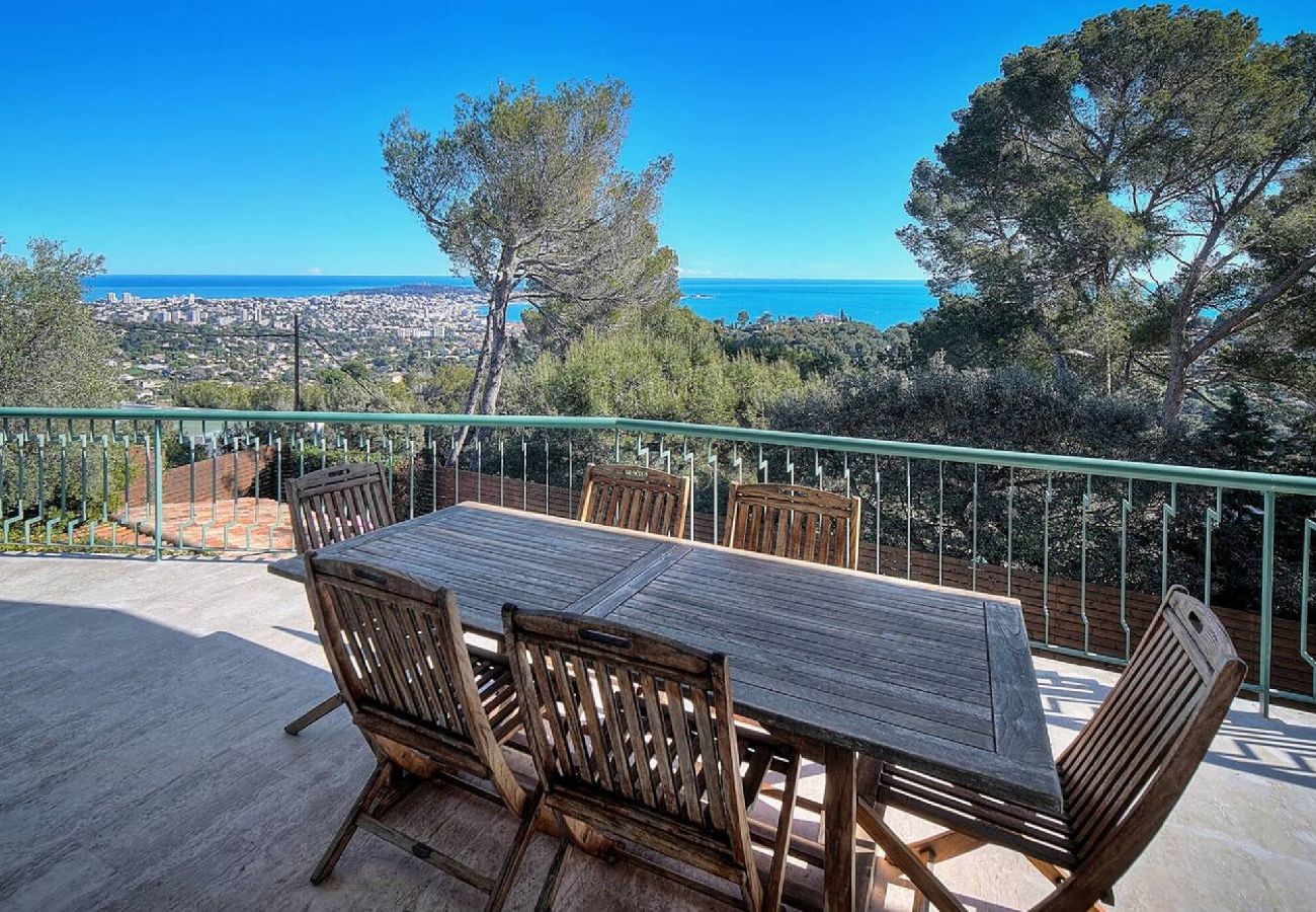 Maison à Vallauris - FRGK Villa Le Petit Bois Panoramic View, Lush Ga