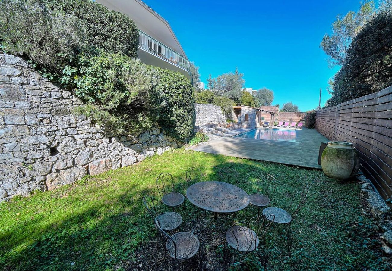 Maison à Vallauris - FRGK Villa Le Petit Bois Panoramic View, Lush Ga