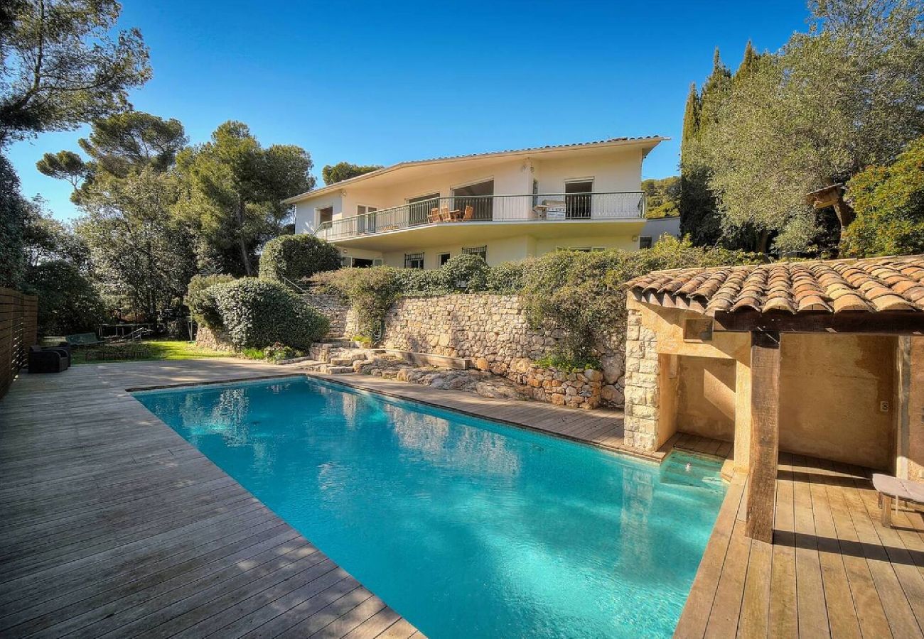 Maison à Vallauris - FRGK Villa Le Petit Bois Panoramic View, Lush Ga