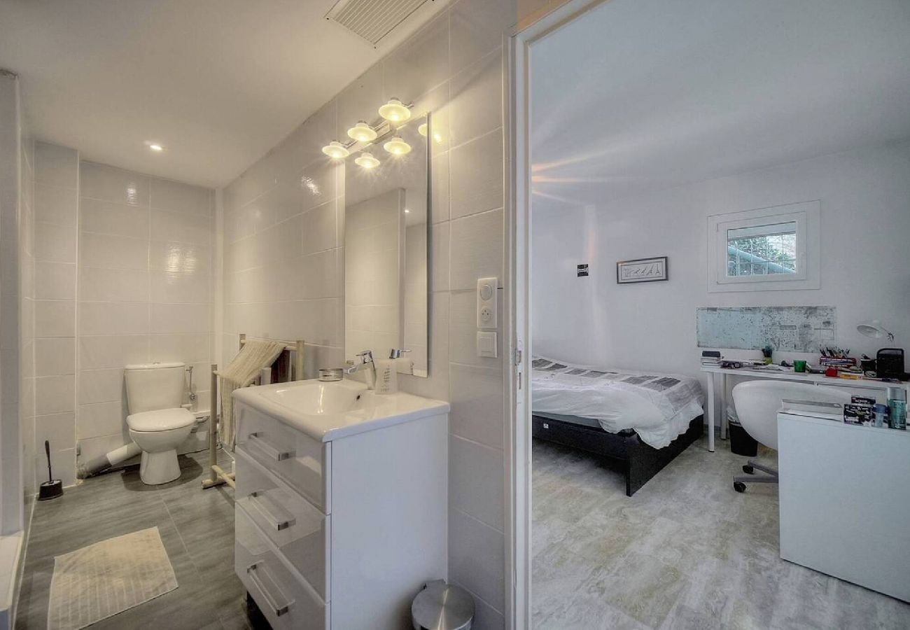 Maison à Vallauris - FRGK Villa Le Petit Bois Panoramic View, Lush Ga