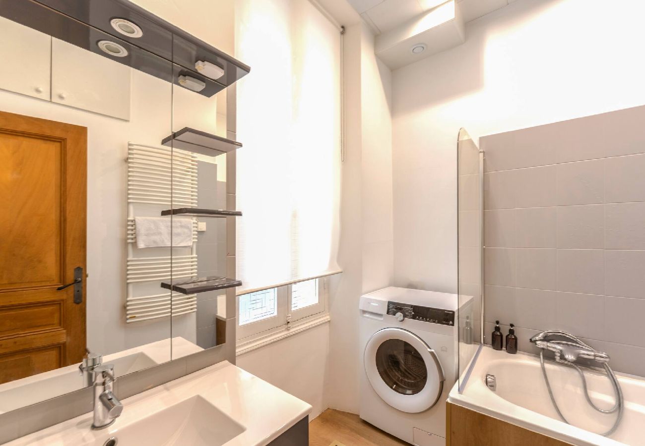 Appartement à Cannes - FRGK Suquet Olivier Historic 2BR Charm UltraF