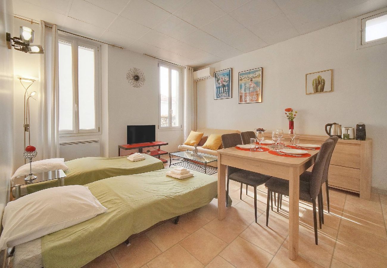 Appartement à Cannes - FRGK Clemenceau 1BR Beach Apartment AC & Ultra-F