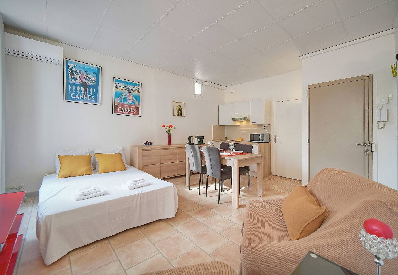 Appartement à Cannes - FRGK Clemenceau 1BR Beach Apartment AC & Ultra-F