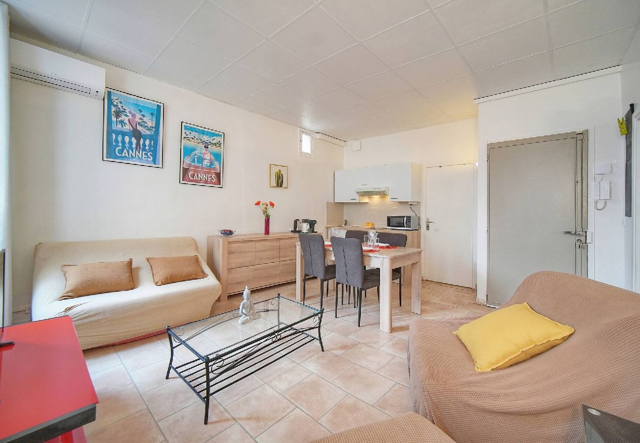 Appartement à Cannes - FRGK Clemenceau 1BR Beach Apartment AC & Ultra-F