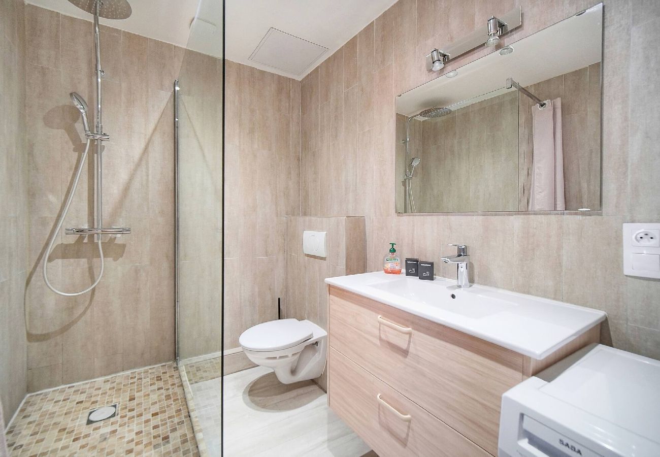 Appartement à Cannes - FRGK Clemenceau 1BR Beach Apartment AC & Ultra-F