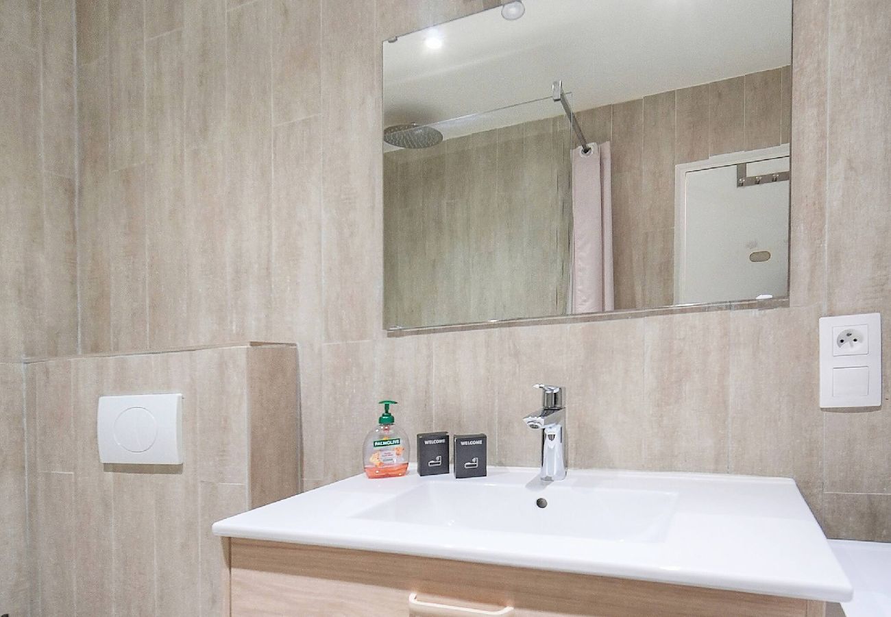 Appartement à Cannes - FRGK Clemenceau 1BR Beach Apartment AC & Ultra-F