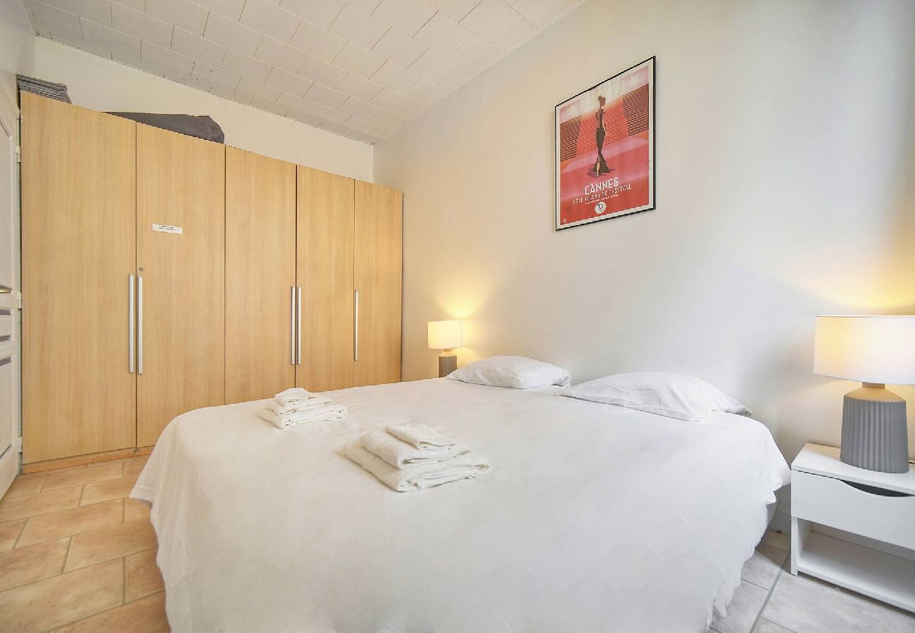 Appartement à Cannes - FRGK Clemenceau 1BR Beach Apartment AC & Ultra-F