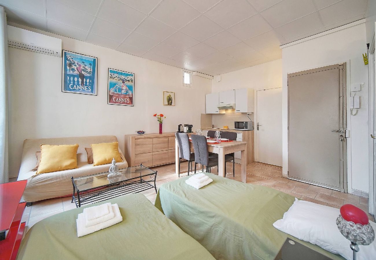 Appartement à Cannes - FRGK Clemenceau 1BR Beach Apartment AC & Ultra-F