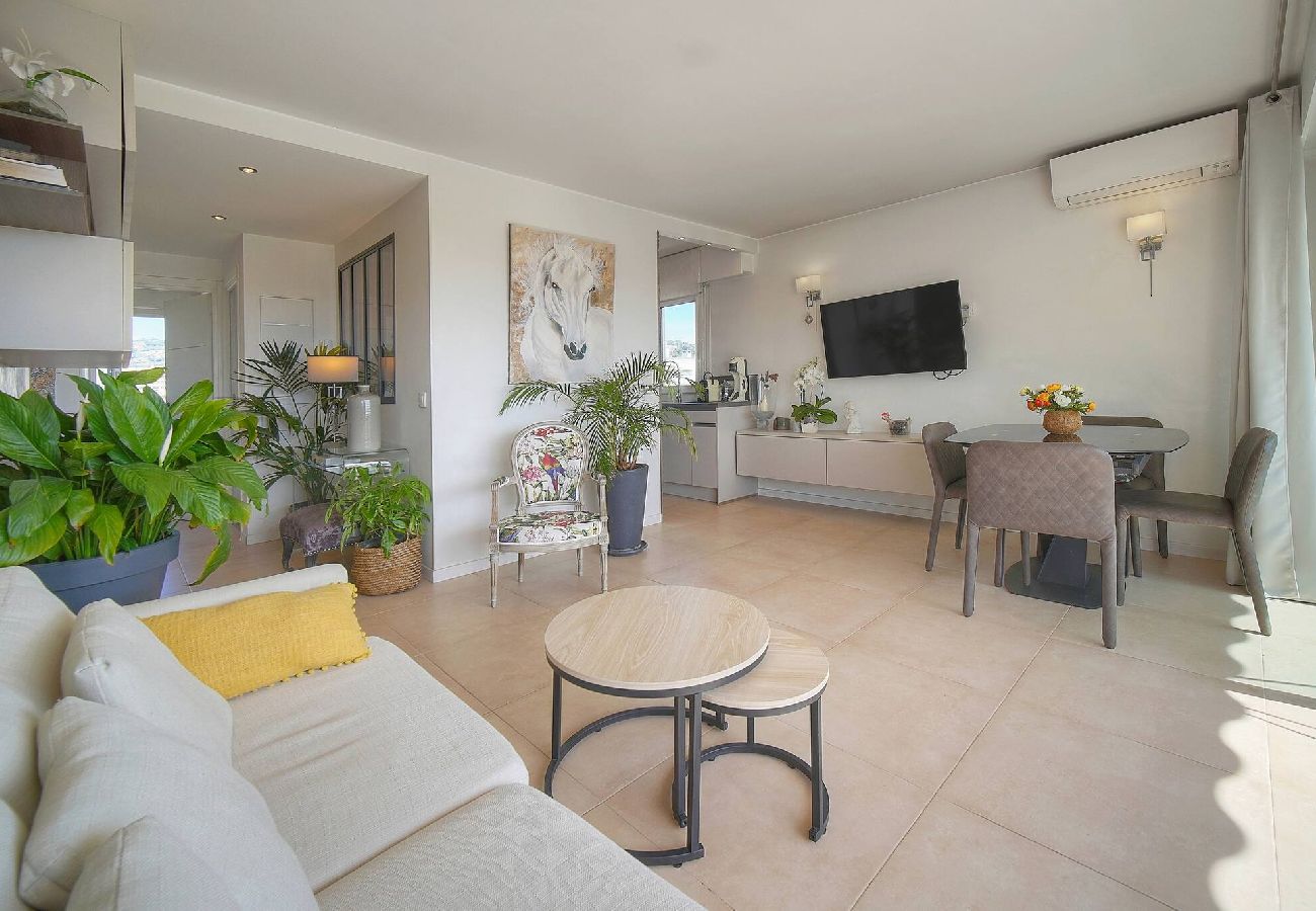 Appartement à Cannes - FRGK Etoile du sud TERRASSE Vue Mer PALM BEA