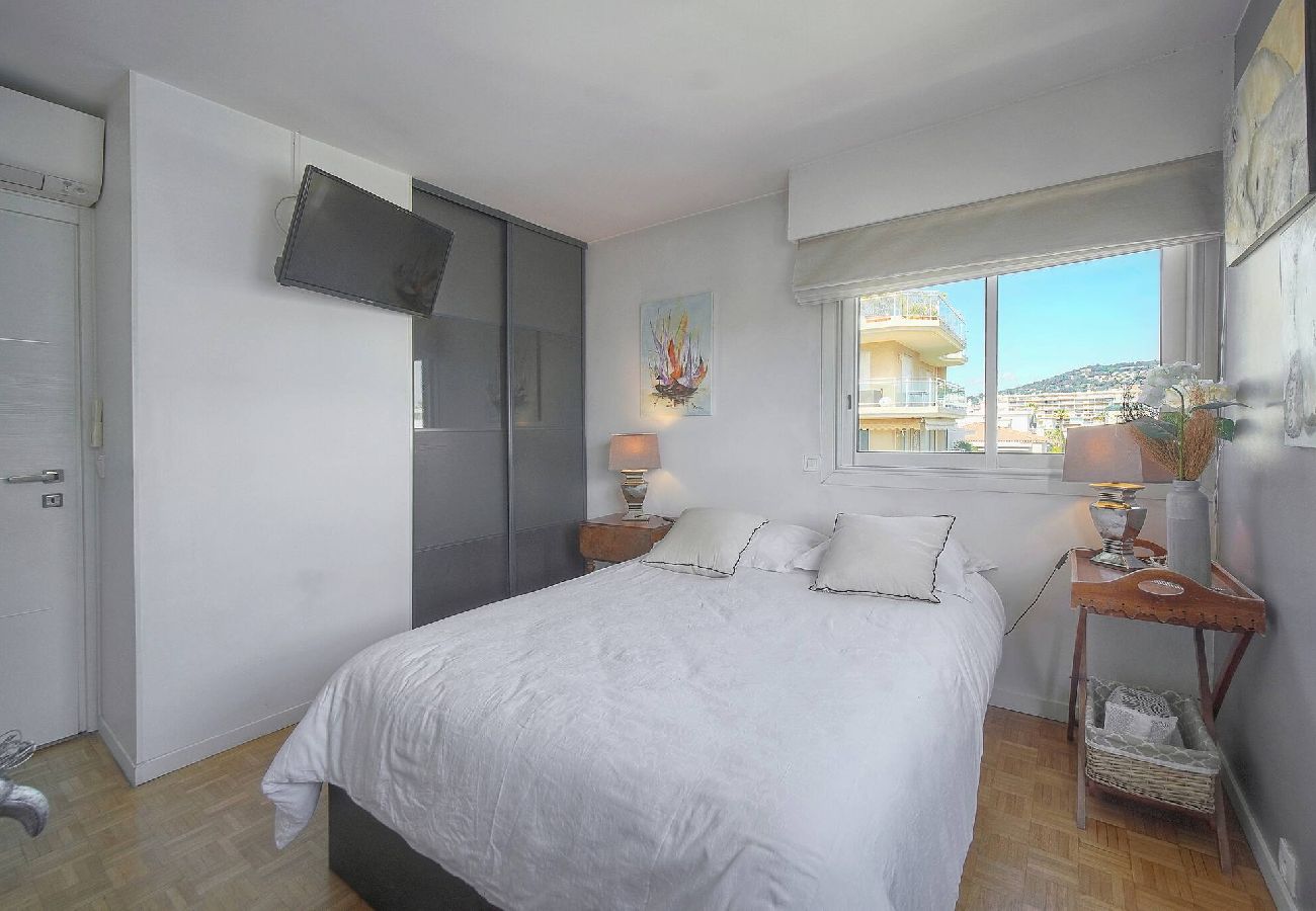 Appartement à Cannes - FRGK Etoile du sud TERRASSE Vue Mer PALM BEA