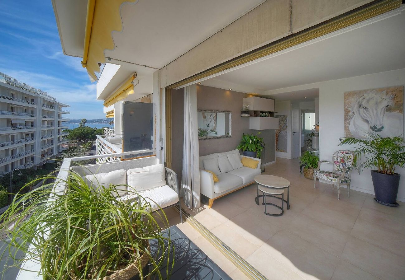 Appartement à Cannes - FRGK Etoile du sud TERRASSE Vue Mer PALM BEA