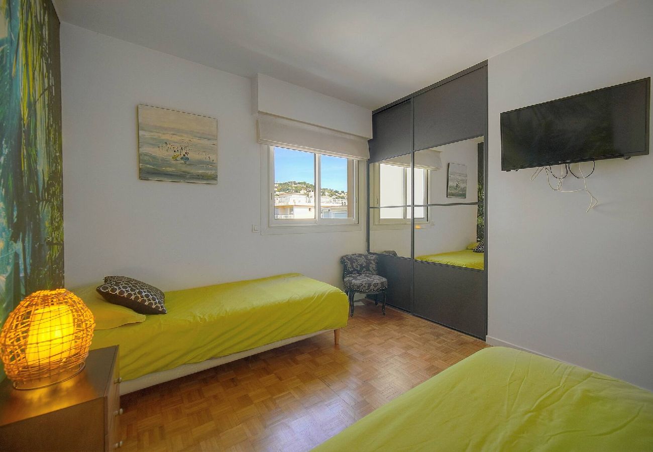 Appartement à Cannes - FRGK Etoile du sud TERRASSE Vue Mer PALM BEA