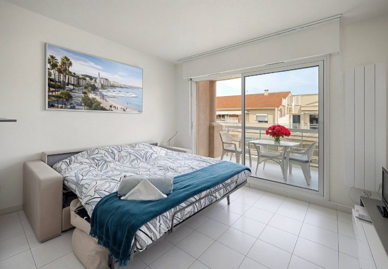 Studio à Cannes - FRGK Gallieni Studio Calme avec Terrasse Privée