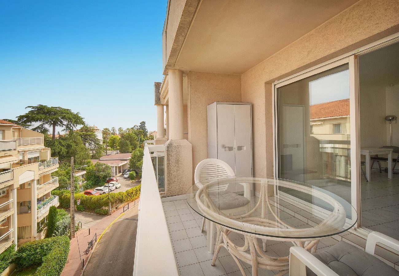 Studio à Cannes - FRGK Gallieni Studio Calme avec Terrasse Privée