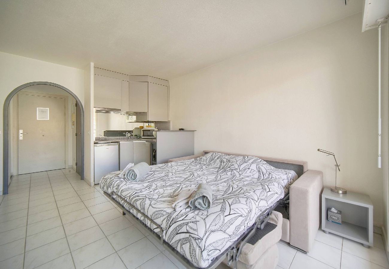 Studio à Cannes - FRGK Gallieni Studio Calme avec Terrasse Privée