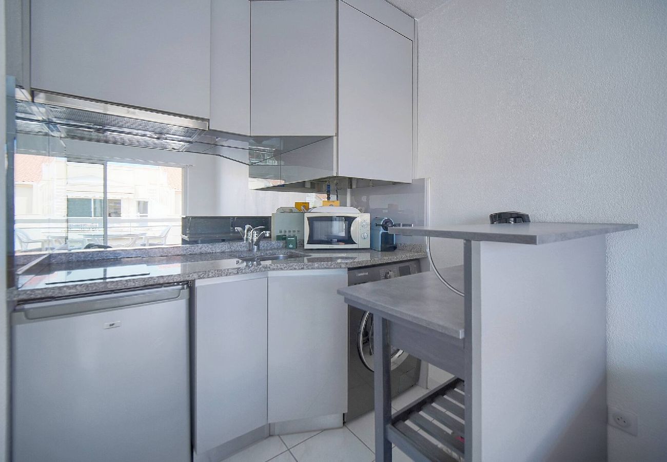 Studio à Cannes - FRGK Gallieni Studio Calme avec Terrasse Privée