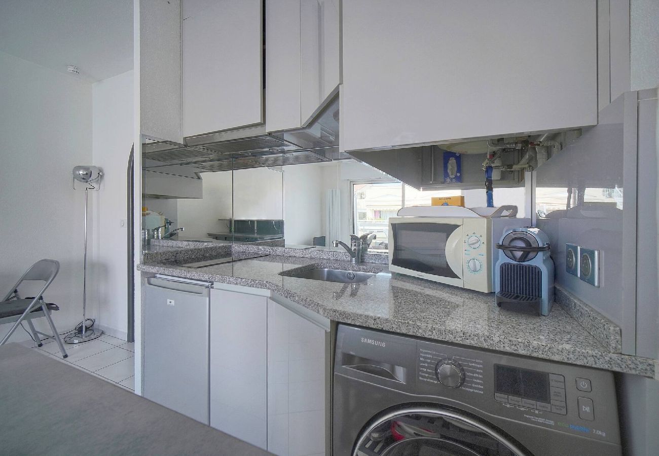 Studio à Cannes - FRGK Gallieni Studio Calme avec Terrasse Privée