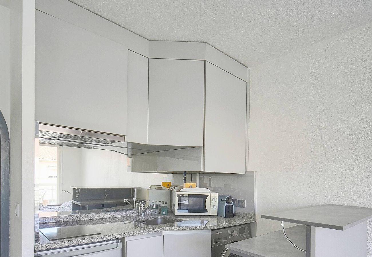 Studio à Cannes - FRGK Gallieni Studio Calme avec Terrasse Privée