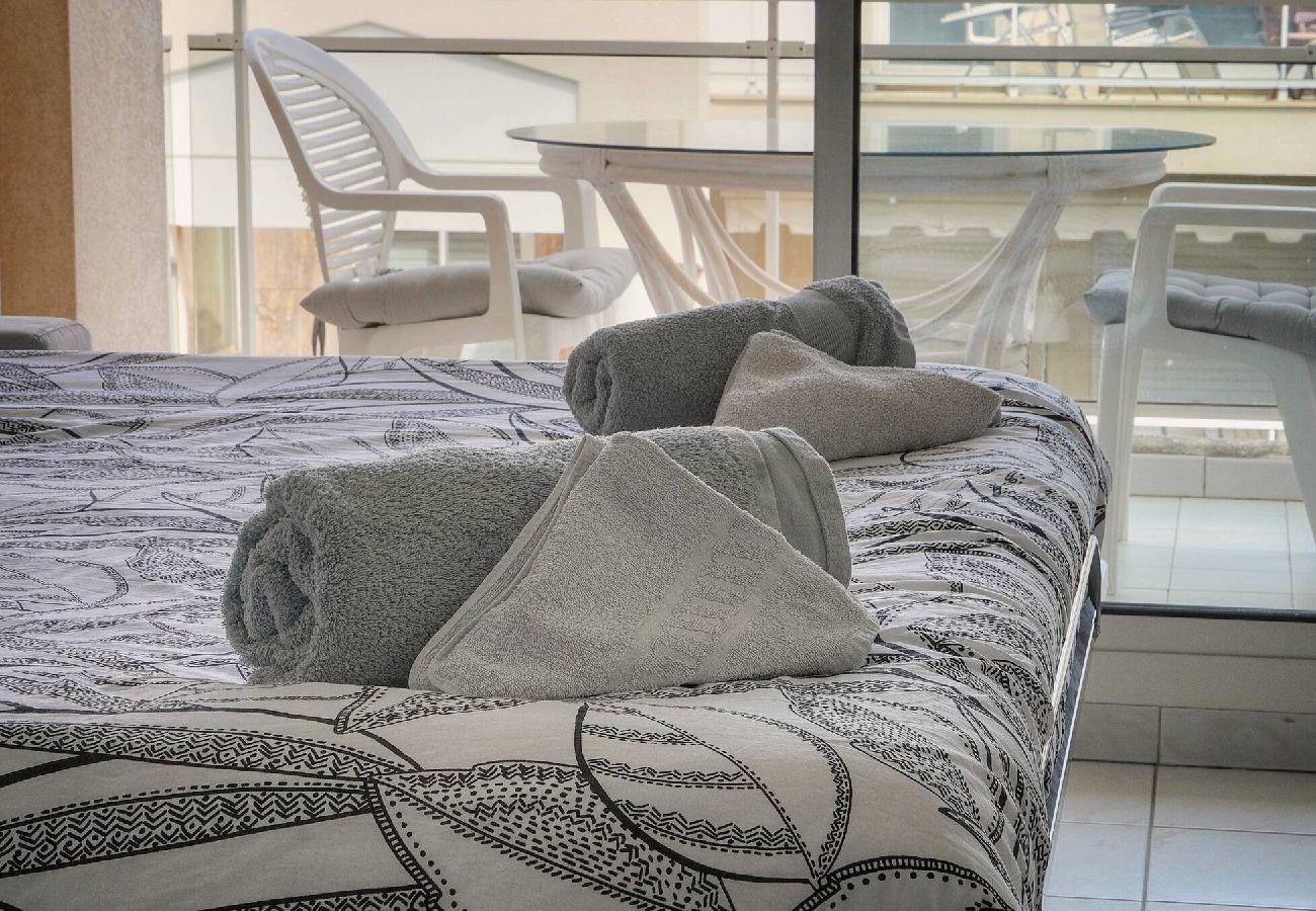 Studio à Cannes - FRGK Gallieni Studio Calme avec Terrasse Privée