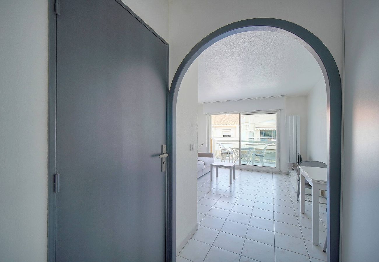 Studio à Cannes - FRGK Gallieni Studio Calme avec Terrasse Privée