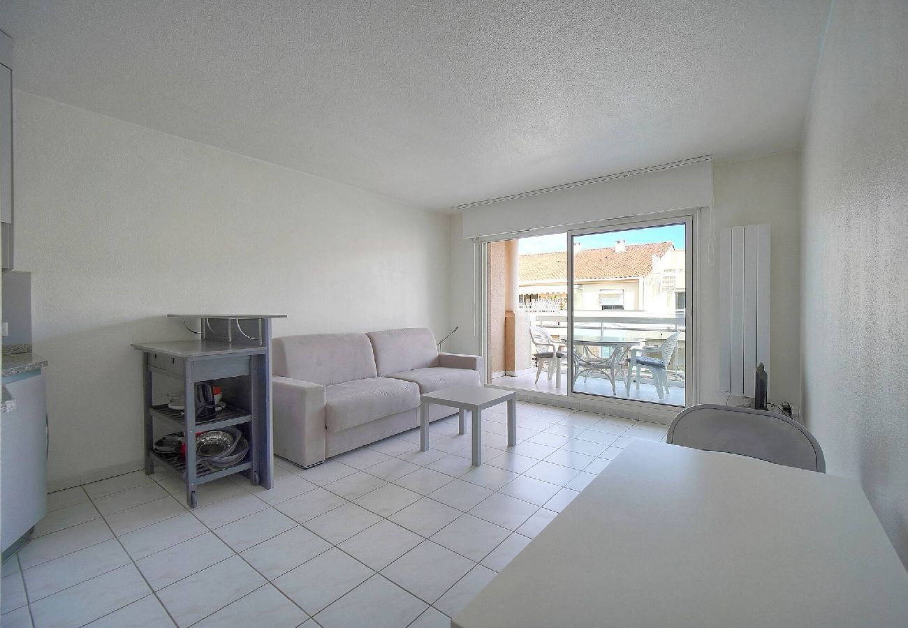 Studio à Cannes - FRGK Gallieni Studio Calme avec Terrasse Privée