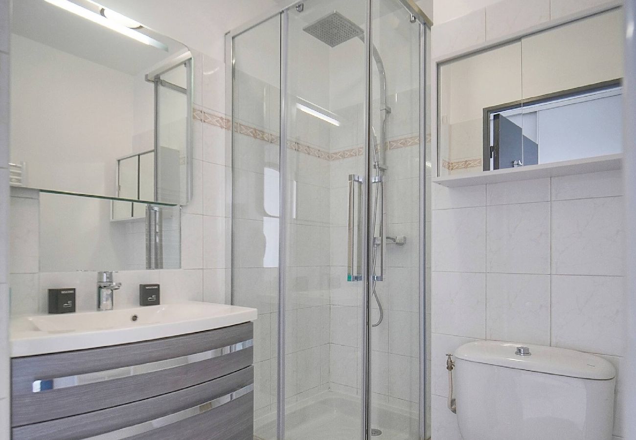 Studio à Cannes - FRGK Gallieni Studio Calme avec Terrasse Privée