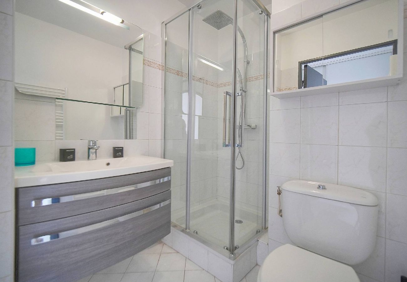 Studio à Cannes - FRGK Gallieni Studio Calme avec Terrasse Privée