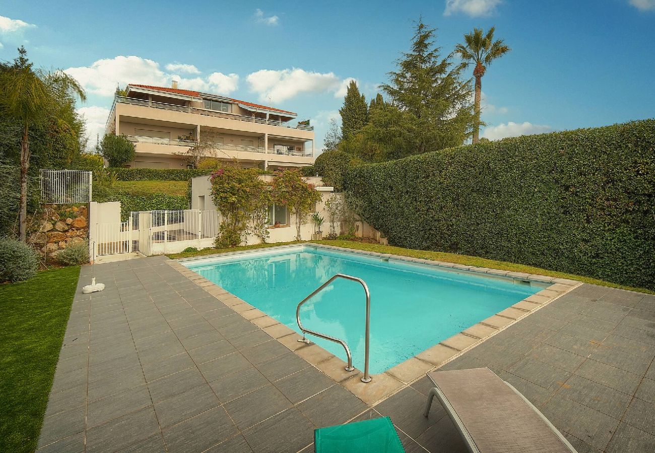 Appartement à Antibes - FRGK Diane Elegance and Comfort in Antibes