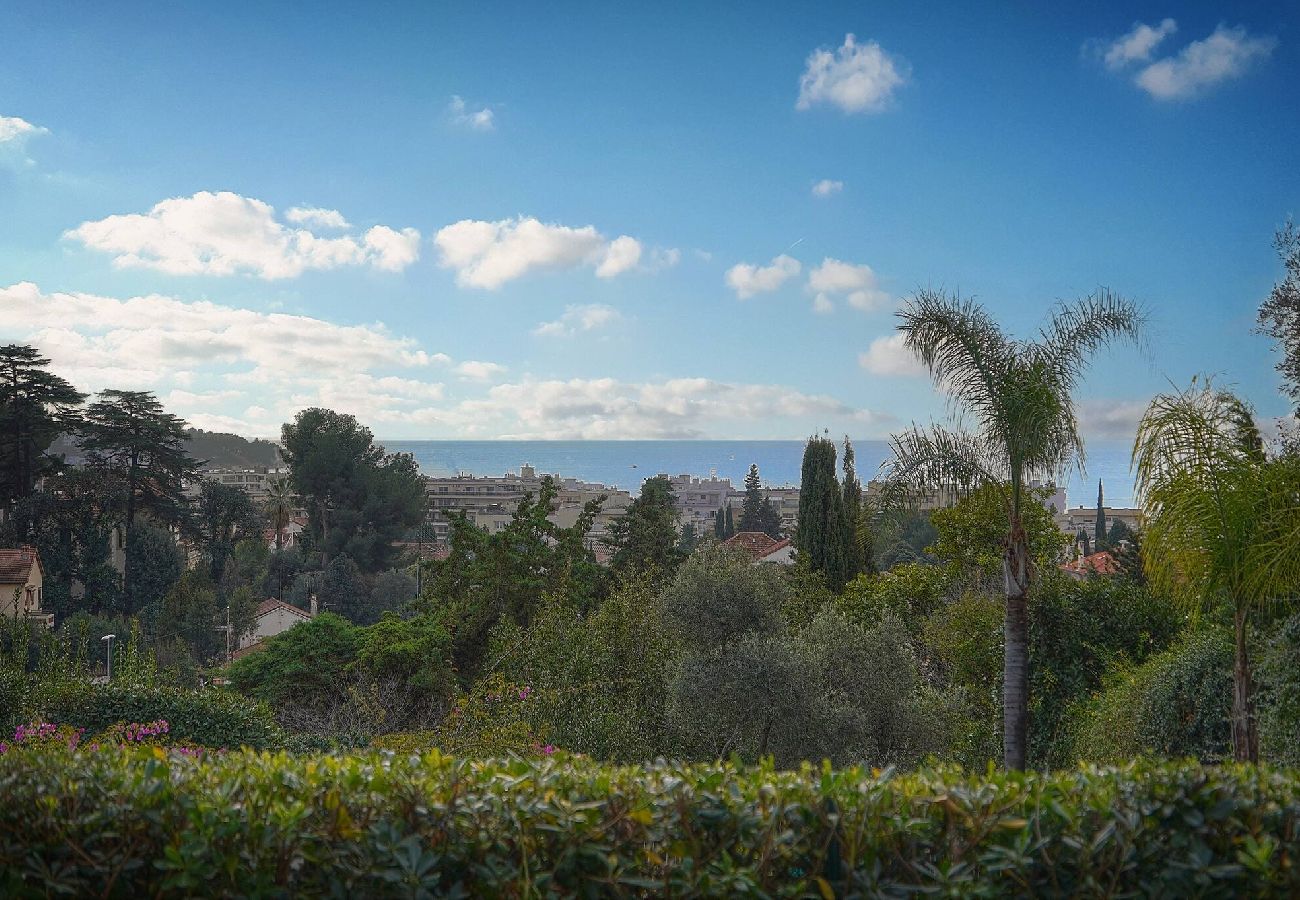 Appartement à Antibes - FRGK Diane Elegance and Comfort in Antibes