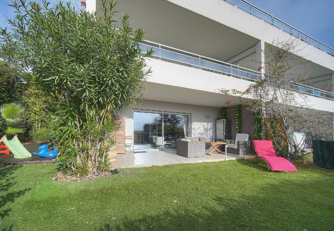 Appartement à Antibes - FRGK Diane Elegance and Comfort in Antibes