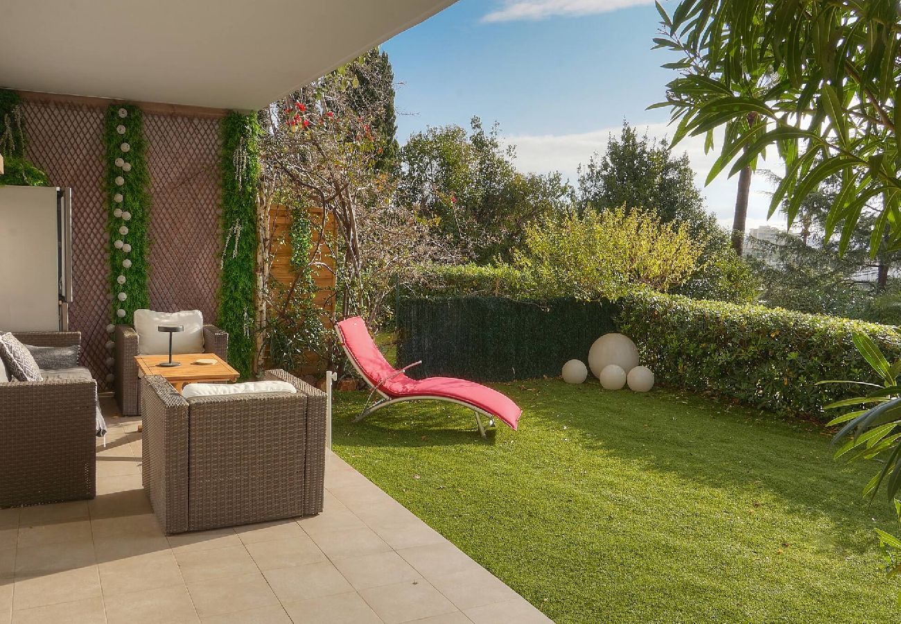 Appartement à Antibes - FRGK Diane Elegance and Comfort in Antibes