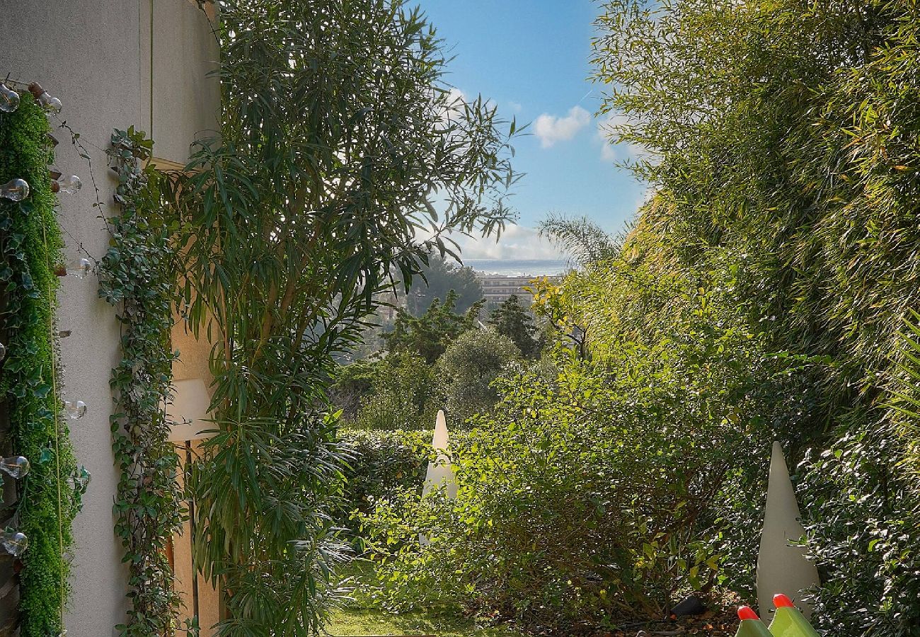 Appartement à Antibes - FRGK Diane Elegance and Comfort in Antibes