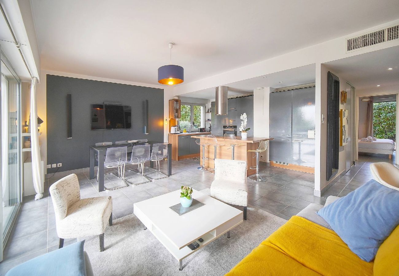 Appartement à Antibes - FRGK Diane Elegance and Comfort in Antibes