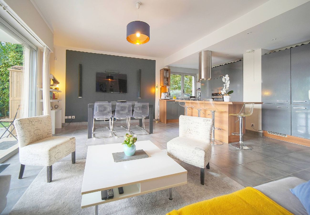 Appartement à Antibes - FRGK Diane Elegance and Comfort in Antibes