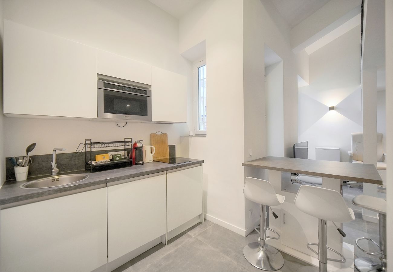 Appartement à Antibes - FRGK 24 AOUT 1 Mezzanine Bedroom Apartment Center