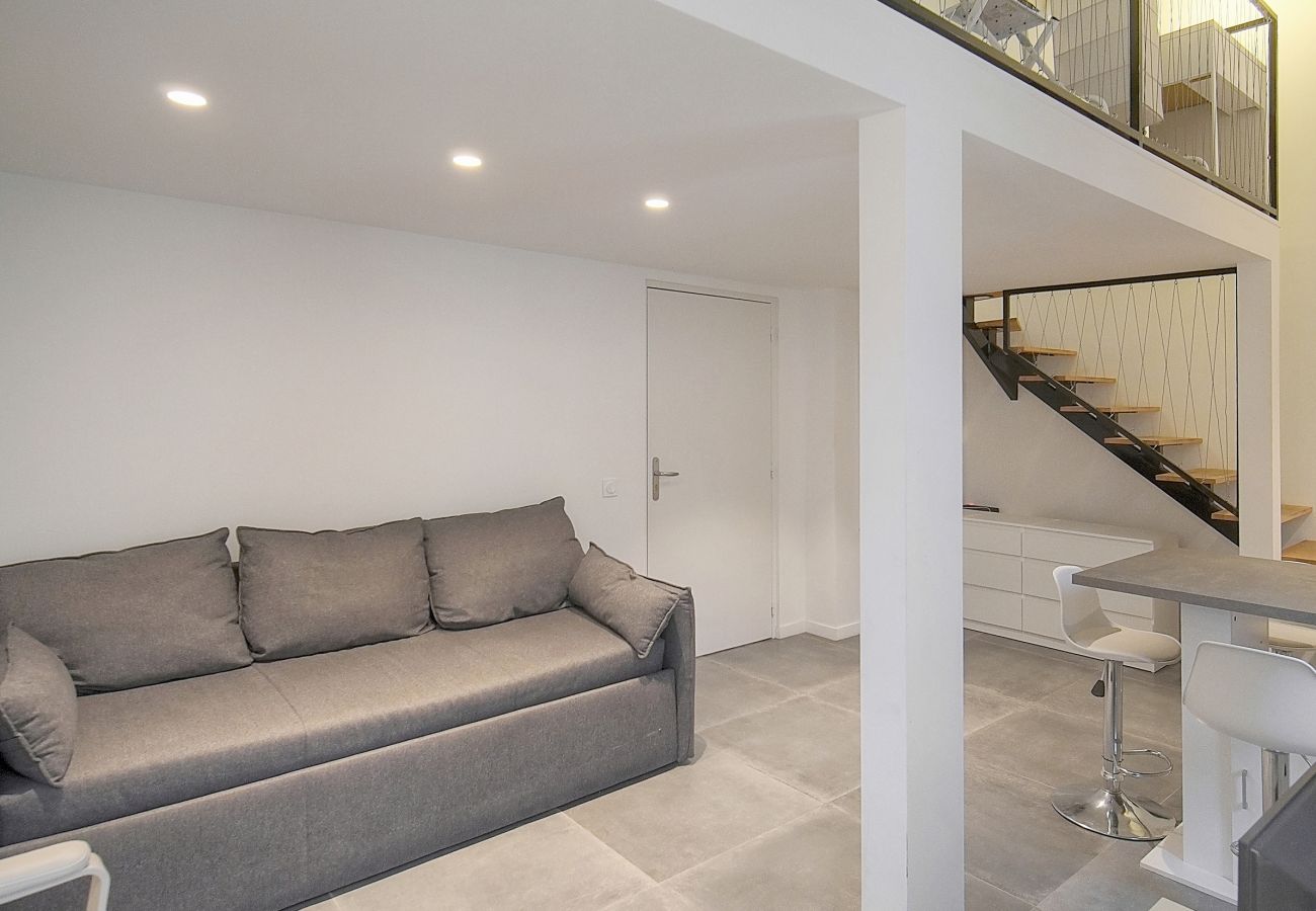 Appartement à Antibes - FRGK 24 AOUT 1 Mezzanine Bedroom Apartment Center