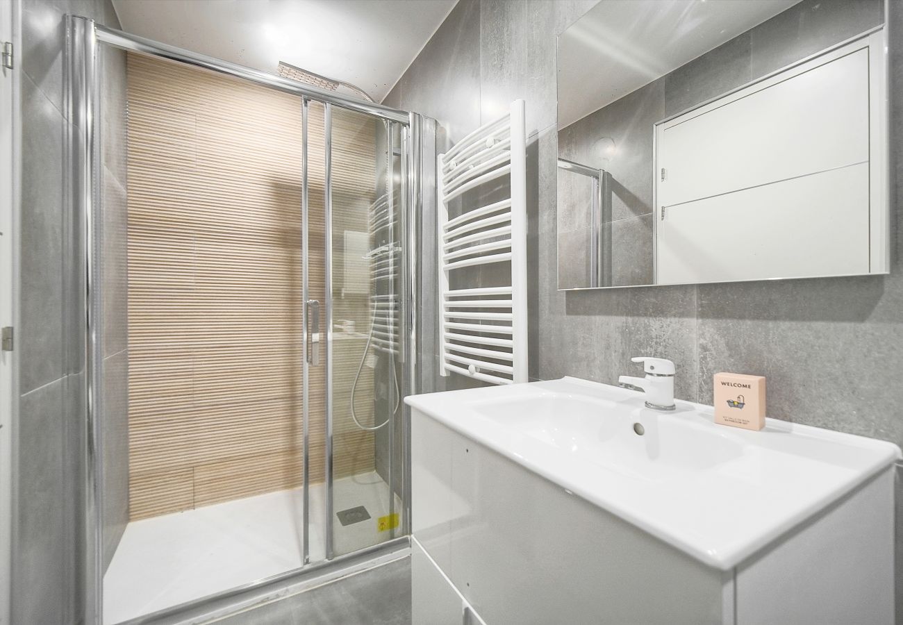 Appartement à Antibes - FRGK 24 AOUT 1 Mezzanine Bedroom Apartment Center