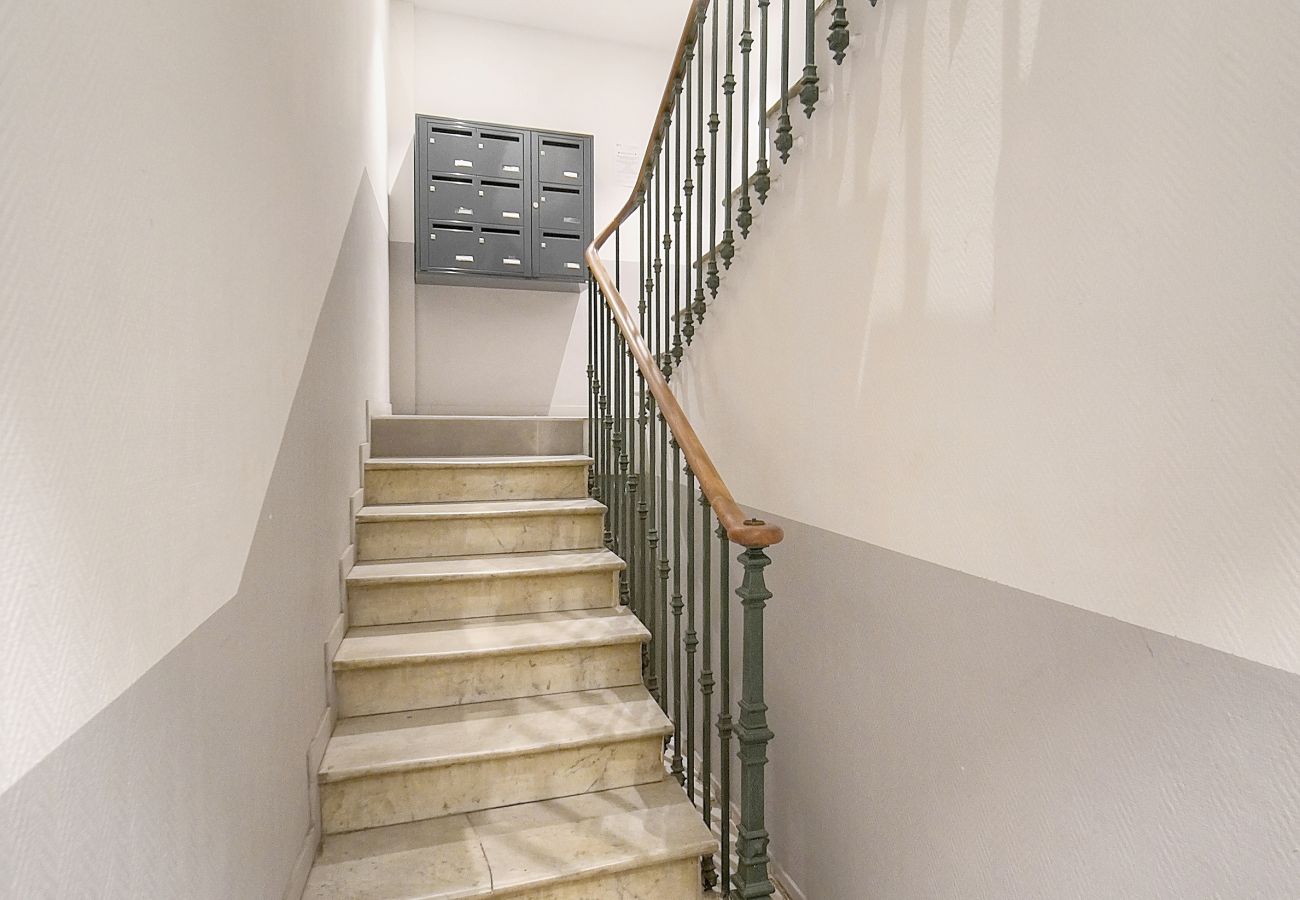 Appartement à Antibes - FRGK 24 AOUT 1 Mezzanine Bedroom Apartment Center