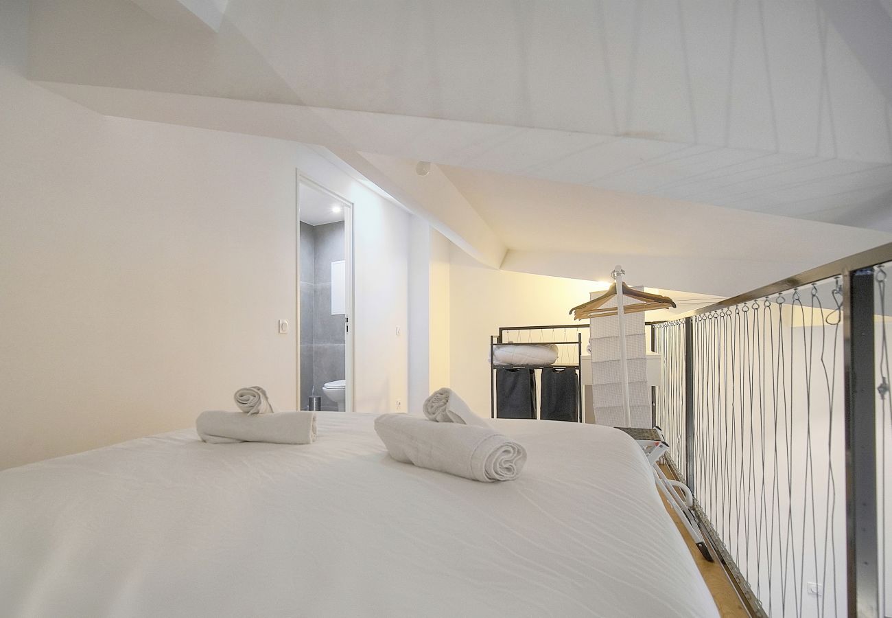 Appartement à Antibes - FRGK 24 AOUT 1 Mezzanine Bedroom Apartment Center
