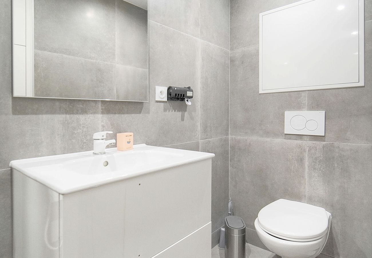 Appartement à Antibes - FRGK 24 AOUT 1 Mezzanine Bedroom Apartment Center