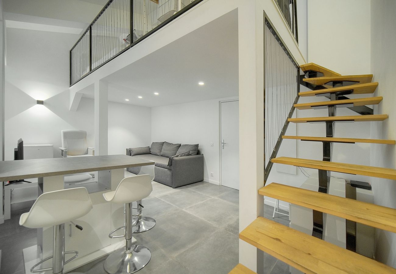 Appartement à Antibes - FRGK 24 AOUT 1 Mezzanine Bedroom Apartment Center