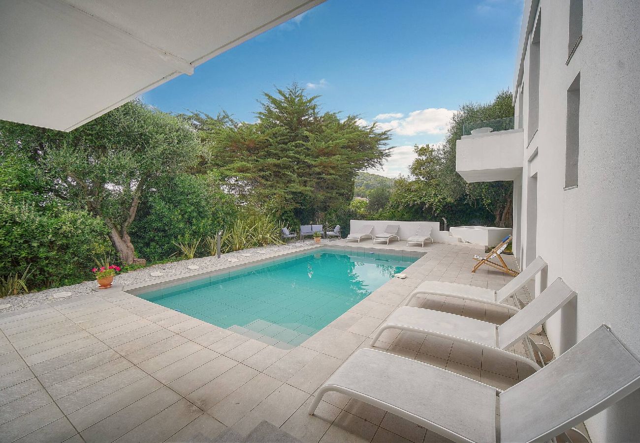 Maison à Le Cannet - FRGK Villa Hameau des Collines Pool, Tranquil